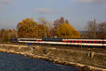 421 384-2 mit dem EC EuroCity 194 bei der Ausfahrt nach Bregenz auf dem Bahndamm Lindau. 6.11.20