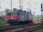 421 389-8 & 421 395-5 (beide mit ausgefahrenen Stromabnehmer) als LZ am 06.08.2010 unterwegs bei der ausfahrt aus Aachen West in Richtung Kln.