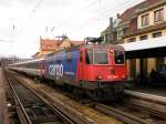 Am 19.Mrz 2012 zog die SBB 421-394 einen EC von Zrich HB Richtung Mnchen. Hier kurz vor dem Lokwechsel in Lindau Hbf.