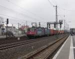 421 381-5 mit einem Containerzug am 07.04.13 in Heidenau  