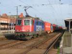 Am 27.10.2014 kam 421 390 mit einem Containerzug aus Richtung Magdeburg nach Stendal und fuhr weiter in Richtung Salzwedel.