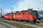 Re 436 111-9  SARA  und 436 115-0  IVON  beim Güterbahnhof in Muttenz. Die Aufnahme stammt vom 27.01.2014.