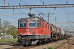 Re 430 360-8 (11360) durchfährt den Bahnhof Pratteln. Die Aufnahme stammt vom 24.04.2017.