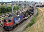 PANZERTRANSPORT PER BAHN  SBB CARGO  Gemischter Güterzug mit der 430 356-6 bei Oberzollikofen unterwegs am 7.