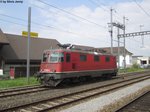Re 430 353-3 am 3.5.2016 in Hinwil. Im April wurden die von der DB gemieteten BR185 zurückgegeben da die Probleme mit dem ETCS am Gotthard behoben werden konnten. Nun kommen wieder herkömmliche SBB-Loks ins Zürcher Oberland