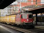 Ein Postzug durchfuhr am 28.2.17 um 12.44 Uhr auf Gleis 3 den Bahnhof Winterthur.