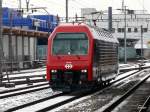 SBB - Lokzug  450 035 bei der durchfahrt im Bahnhof Solothurn am 16.01.2013