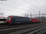 Besuch aus Zrich I: Die Re 460 110-0 ''Mariaberg'' schleppte am 17.3.2013 die Re 450 042-7 ''Hettlingen'' nach Yverdon-les-Bains, wo die DPZ-Lokomotiven zu DPZ+ umgebaut werden.