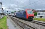 Eidg. Turnfest Biel/Bienne: DPZ Re 450 076-5 und Re 450 050-0 auf berfhrungsfahrte Blach-Biel/Bienne bei Durchfahrt in Solothurn West, 23.06.2013.