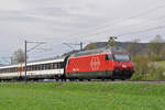 Re 460 040-9 fährt Richtung Bahnhof Itingen. Die Aufnahme stammt vom 14.04.2018.