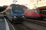 Eintrchtig ziehen BLS Re 465 (!) und SBB Re 460 Reisezge des Fernverkehrs, wie in der guten, alten Zeit: Re 460 002-4 mit IR 1735 nach Brig und Re 460 091-2 mit IC 735 nach St.