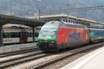 SBB E-Lok Re4/4 460 087-0 beim umsetzen in Chur.17.04.12