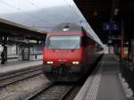 SBB - 460 113-4 mit RE im Bahnhof Biel am 24.01.2015