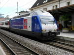 SBB - IR Brig - Genf an der Spitze die Lok 460 079-7 bei der einfahrt im Bahnhof Montreux am 09.05.2017