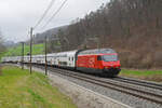 Re 460 076-3 fährt am 04.03.2024 Richtung Bahnhof Tecknau.