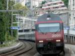 SBB - 460 056-5 vor Schnellzug bei der Durchfahrt in Territet am 24.09.2008