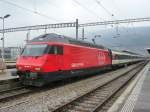 SBB - 460 097-9 vor IR im Bahnhof Biel am 11.03.2010