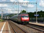 SBB - 460 035-9 bei der durchfahrt im Bahnhof Mnsingen am 10.09.2010