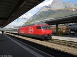 Re 460 016-9 ''Rohrdorferberg Reusstal'' am 15.4.2011 in Sargans mit dem IR 1777 nach Chur.