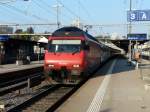 SBB - 460 079-7 mit IR im Bahnhof Aarau am 17.04.2011