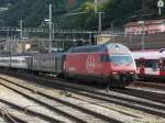 SBB - 460 099-5 mit RE bei der einfahrt in den Bahnhof von Bellinzona am 18.09.2012