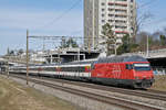 Re 460 020-1 fährt Richtung Bahnhof Muttenz. Die Aufnahme stammt vom 05.03.2018.