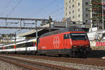 Re 460 006-0, fährt Richtung Bahnhof Muttenz. Die Aufnahme stammt vom 17.10.2018.