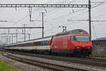 Re 460 030-0 fährt beim Bahnhof Rheinfelden ein. Die Aufnahme stammt vom 16.04.2019.