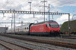 Re 460 087-0 durchfährt den Bahnhof Pratteln. Die Aufnahme stammt vom 04.03.2020.