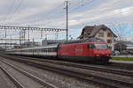 Re 460 106-8 durchfährt den Bahnhof Rupperswil. Die Aufnahme stammt vom 13.03.2020.