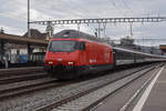 Re 460 102-7 durchfährt den Bahnhof Rupperswil. Die Aufnahme stammt vom 13.03.2020.