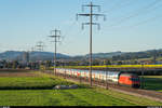 SBB Re 460 mit IC2000 am 3. Oktober 2020 bei Kiesen.