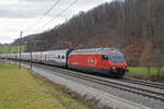 Re 460 115-9 fährt Richtung Bahnhof Tecknau. Die Aufnahme stammt vom 23.12.2020.