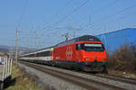Re 460 048-2 fährt Richtung Bahnhof Itingen. Die Aufnahme stammt vom 26.02.2021.