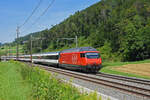 Re 460 089-6 fährt Richtung Bahnhof Tecknau. Die Aufnahme stammt vom 12.08.2021.