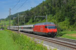 Re 460 014-4 fährt Richtung Bahnhof Tecknau. Die Aufnahme stammt vom 12.08.2021.