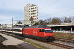 Re 460 005-2 fährt Richtung Bahnhof SBB.