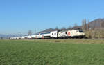 Sissach - 15. Februar 2023 : Re 460 019  Terre Sainte  am IR 2469 von Basel nach Zürich. 
Die Lok trägt eine Werbung zur 175 Jahre des bestehens der SBB.

Link zum Video : https://www.youtube.com/watch?v=K7gPHskw6Bs