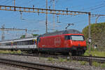 Re 460 107-6 durchfährt am 13.06.2022 den Bahnhof Pratteln.
