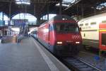 In Basel stand Re 460 108-4 am 25.07.09 mit ihrem Flugzug- IR gegen 18:30 Uhr auf Gleis 9.