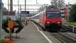 Re 460 049-0  Pfannenstiel  trifft am 06.08.10 mit IR nach Luzern in Zofingen ein.