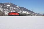 Re 460 105-0 fhrt am 21.2.12 mit dem IR 1761 von Landquart Richtung Chur, abgelichtet bei Igis.