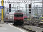 SBB - Einfahrender IC mit der Lok 460 103-5 im HB Zrich am 27.04.2013