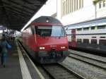 SBB - 460 014-4 vor IR bei der einfahrt im Bahnhof Lausanne am 14.02.2015