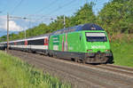 Re 460 080-5, mit der Migros Werbung fährt Richtung Bahnhof Kaiseraugst. Die Aufnahme stammt vom 20.05.2017.