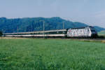 SBB:Re 460 042-5  MÄRKLIN  Swiss Collection 1999 bei Hermiswil am 8. August 2000.
Foto: Walter Ruetsch