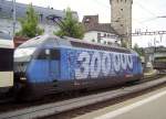 Re 460 106-8  300.000  steht mit IR 2567 nach Bern in Schaffhausen.