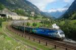 Re 460 024  Zugkraft Aargau  war am 30.08.2011 mit einem IR bei Wassen auf dem Weg nach Locarno. 