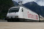 Re 460 098 am provisorischen Bhf von Pollegio, um den Zug durch den Gotthard Basistunnel zu ziehen, am 5.6.2016.
