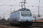 Re 465 016-4 wird in der Abstellanlage beim badischen Bahnhof abgestellt.